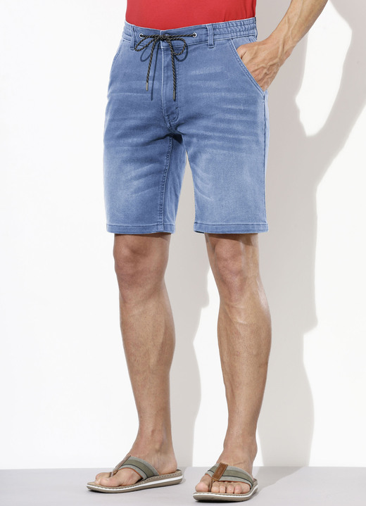 Shorts & Bermudas - Legere Jeans-Bermudas in 3 Farben Shorts & Bermudas - Legere Jeans-Bermudas in 3 Farben, in Größe 048 bis 064, in Farbe HELLJEANS