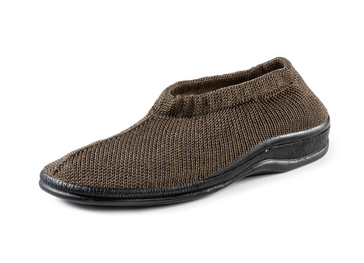 Slipper & Schnürschuhe - Slipper aus elastischem Strickmaterial, in Größe 039 bis 045, in Farbe BRAUN Ansicht 1