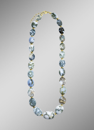 Strahlende Garnitur mit Opal und Hämati