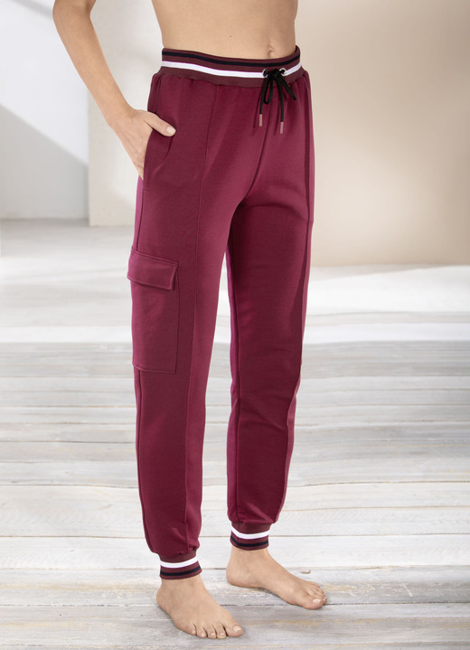 Hosen - Hose mit kontrastfarbenem Dehnbund, in Größe 018 bis 054, in Farbe BORDEAUX Ansicht 1