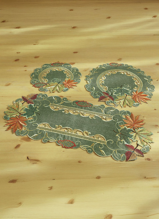 Wohnaccessoires - Tisch- und Raumdekoration mit Herbstlaub-Stickereien, in Größe 101 (Läufer oval, 30x 70 cm) bis 404 (Kissenhülle, 40x 40 cm), in Farbe GRÜN Ansicht 1