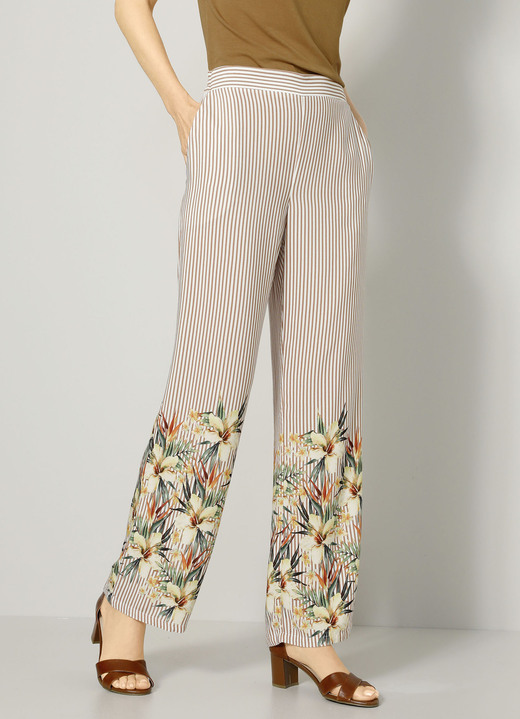 - Hose mit foraler Dessinierung, in Größe 019 bis 052, in Farbe MULTICOLOR