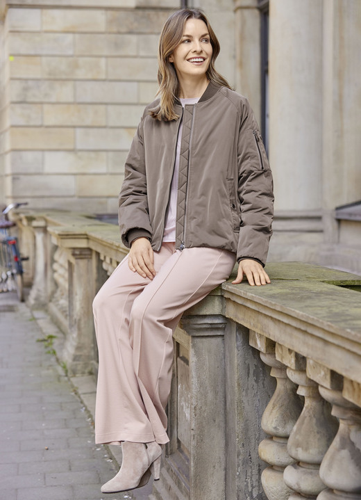 Kurz - Funktionsjacke in Blousonform, in Größe 034 bis 050, in Farbe TAUPE