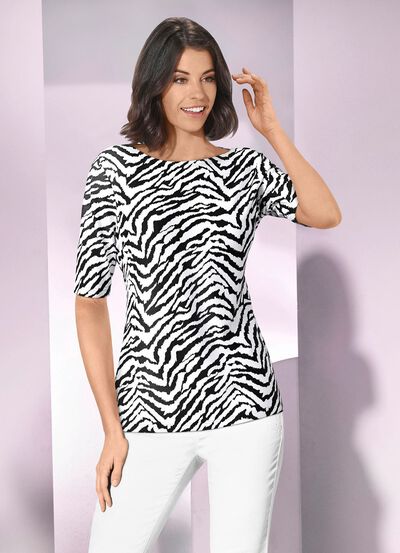 Shirt mit modisch flachem Halsausschnit  