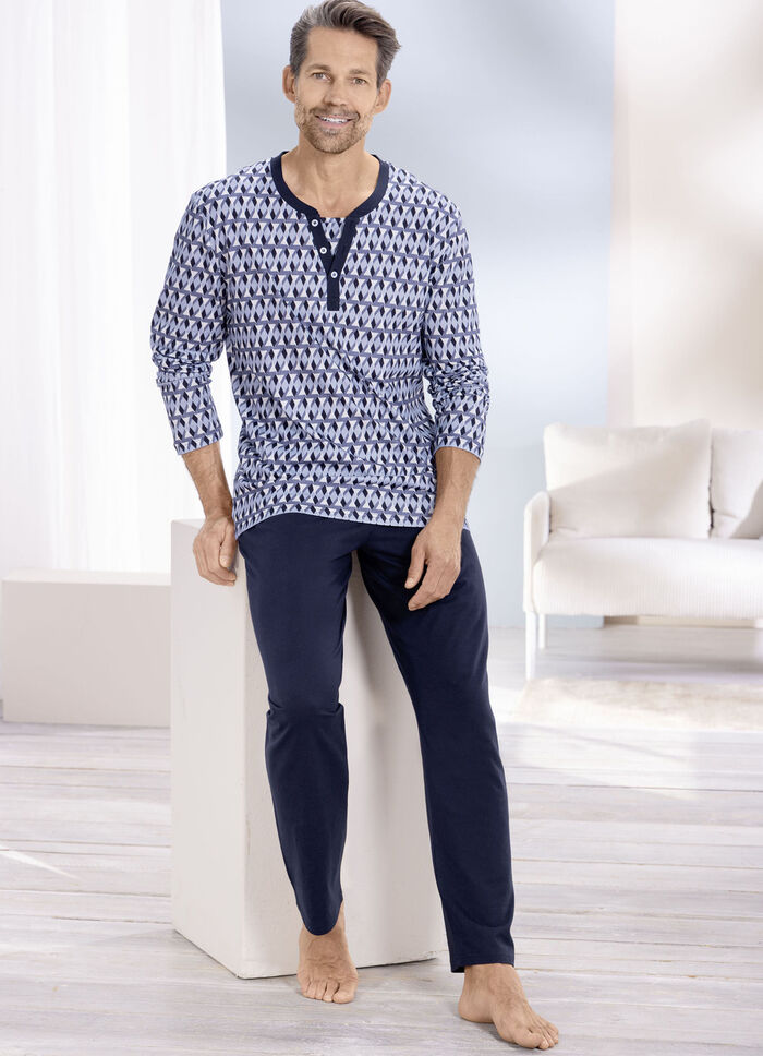 Schlafanzug mit Knopfleiste und offenen Abschlüssen  