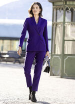 Hosenanzug in trendstarkem Aubergine 