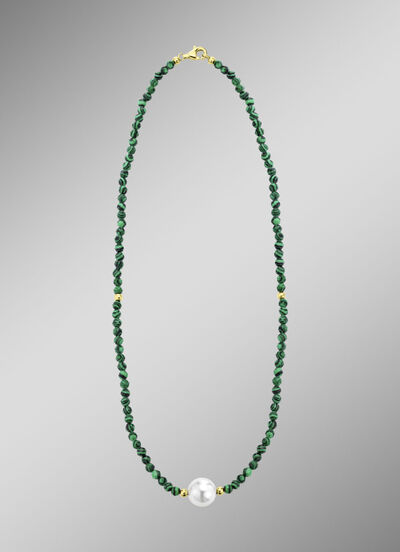 Halskette mit Perlenschimmer und Edelsteinglanz 