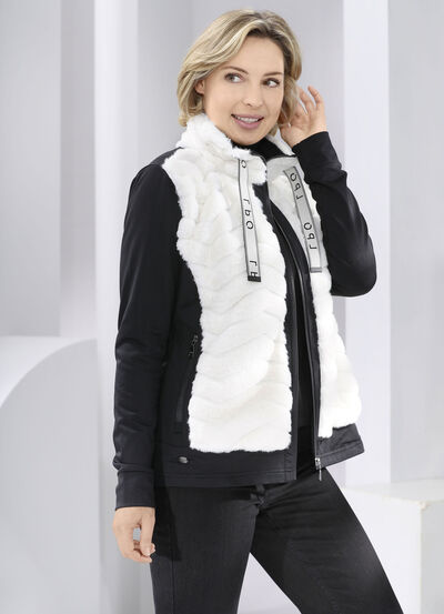 Fleecejacke im aktuellen Materialmix 