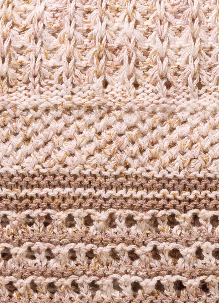 Pullover mit dekorativen Effekten 