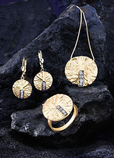 Funkelnde Raffinesse: Ohrringe mit 6 Roh-Diamanten 