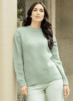 Pullover mit dekorativer Faltenlegung 