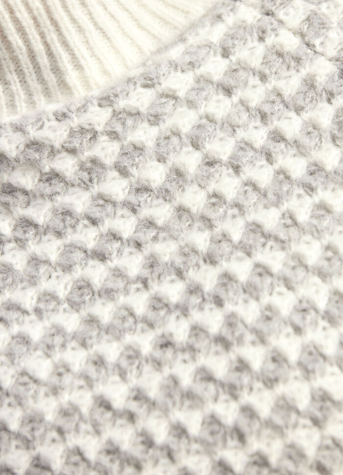 Pullover mit aufwendiger Struktur 