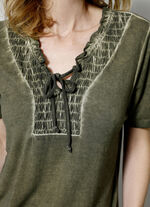 Shirt mit individueller Färbetechnik 
