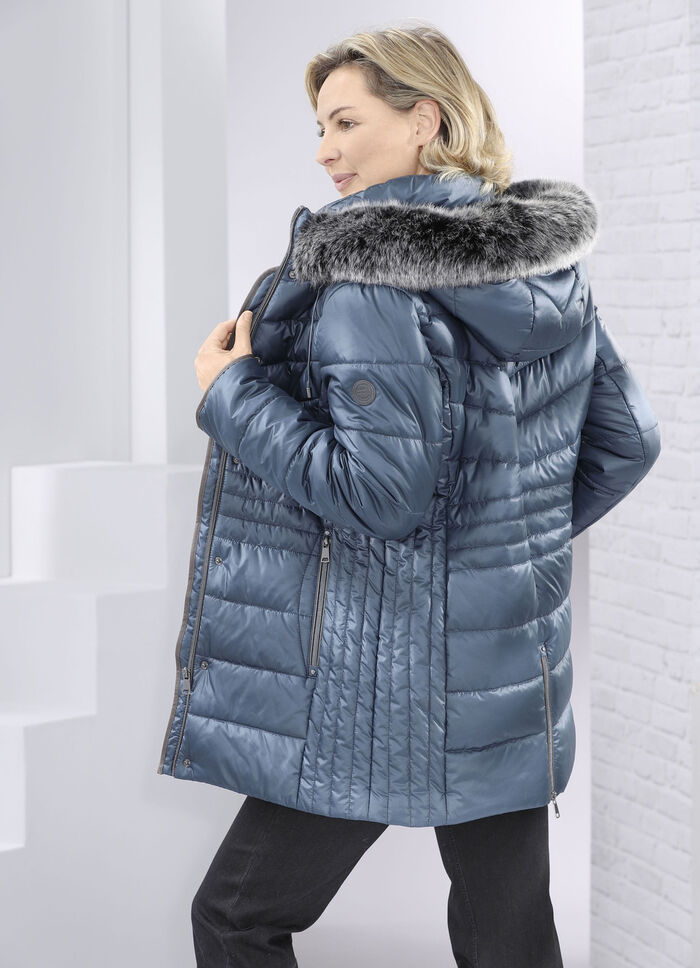 Jacke mit figurfreundlicher Längssteppung seitlich PFAUENGRÜN