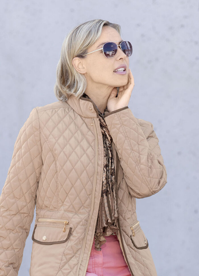 Schal mit Fantasiedessin 