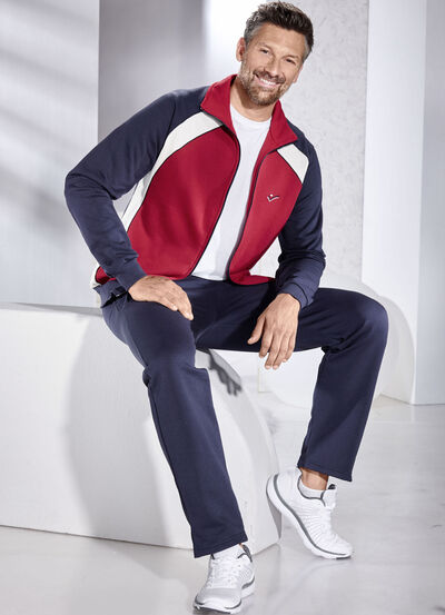 Freizeitanzug mit Nahttaschen 