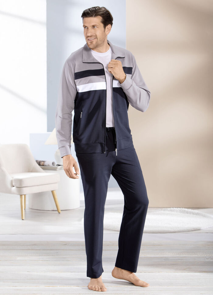 Hausanzug mit Streifen-Dessin 