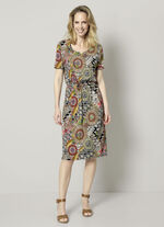 Kleid mit abstraktem Druck 