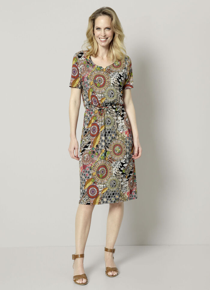 Kleid mit abstraktem Druck 