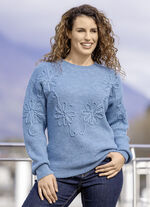 Pullover mit floraler Strickbandzier 