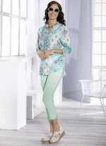 7/8-lange Hose mit kontrastfarbenem Zierband MINT