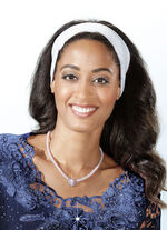 Halskette mit Schmuckperlen und Strassherz 