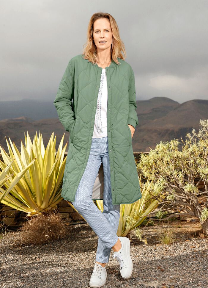 Kurzmantel mit Druckkn&ouml;pfen an den Seitenschlitzen 