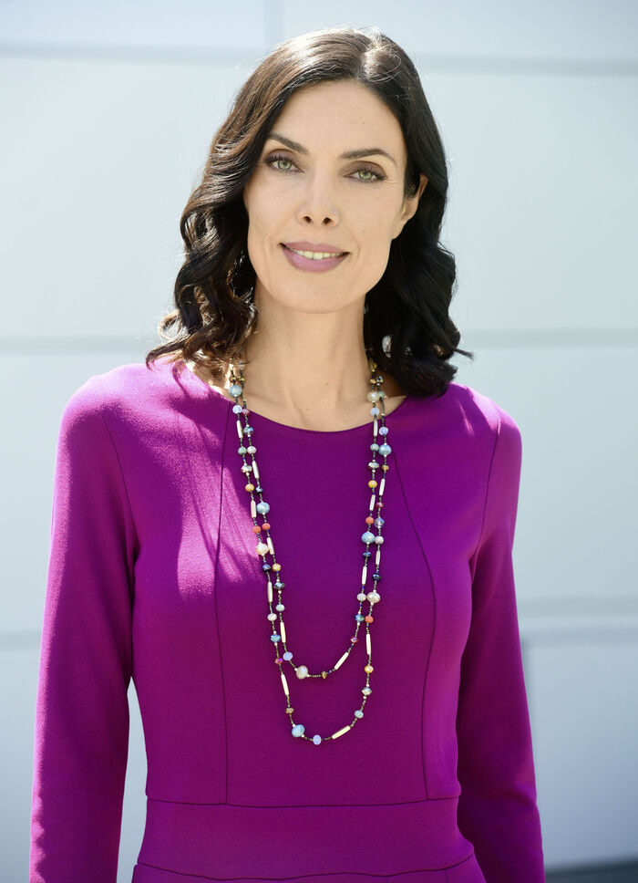 Kleid mit aufspringenden Kellerfalten BEERE