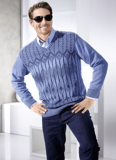 Pullover mit V-Ausschnitt in 2 Farben 