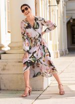 Kleid mit Bindegürtel 