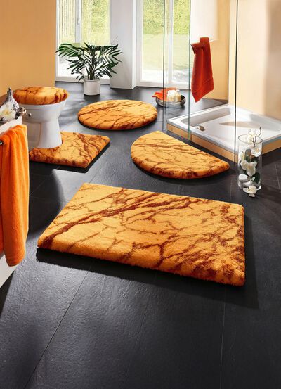 Badgarnitur von Grund mit Marmor-Dessin 