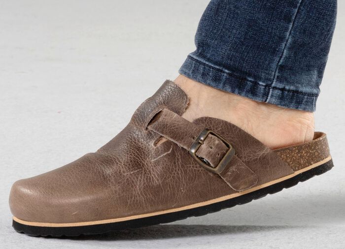 GINO GALANTE Clog aus schattiertem, genarbtem Rindleder 