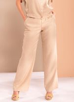 Hose in ausgestellter Form 