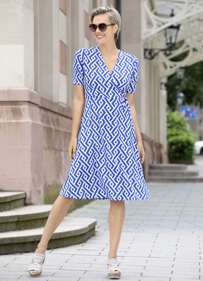 Kleid in raffinierter Wickeloptik 