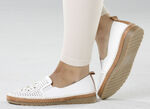 Gemini Slipper aus luftig perforiertem Nappaleder WEISS