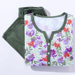 Schlafanzug mit Knopfleiste und 3/4-langen Ärmeln WEISS-OLIV-BUNT