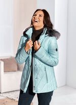 Jacke mit figurfreundlicher L&auml;ngssteppung seitlich 