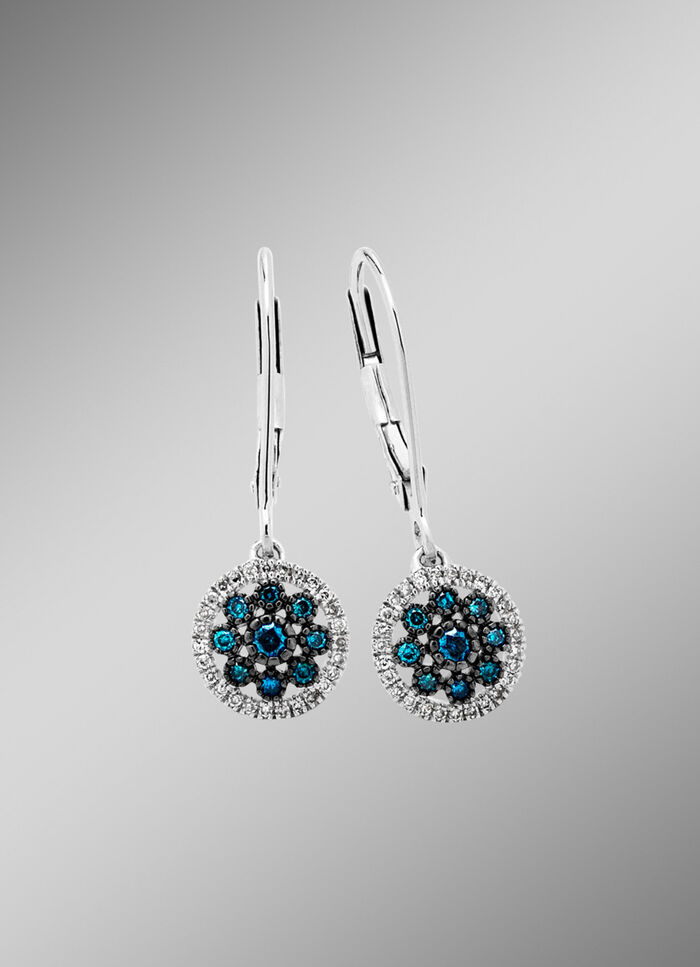 Schöne Ohrringe mit blauen Brillanten und weißen Diamanten 