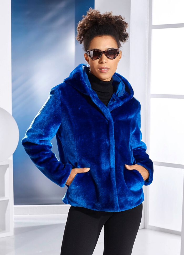 Jacke aus kuschelweichem Kunstpelz 