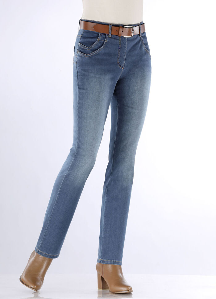 Jeans mit raffinierter Taschenlösung JEANSBLAU