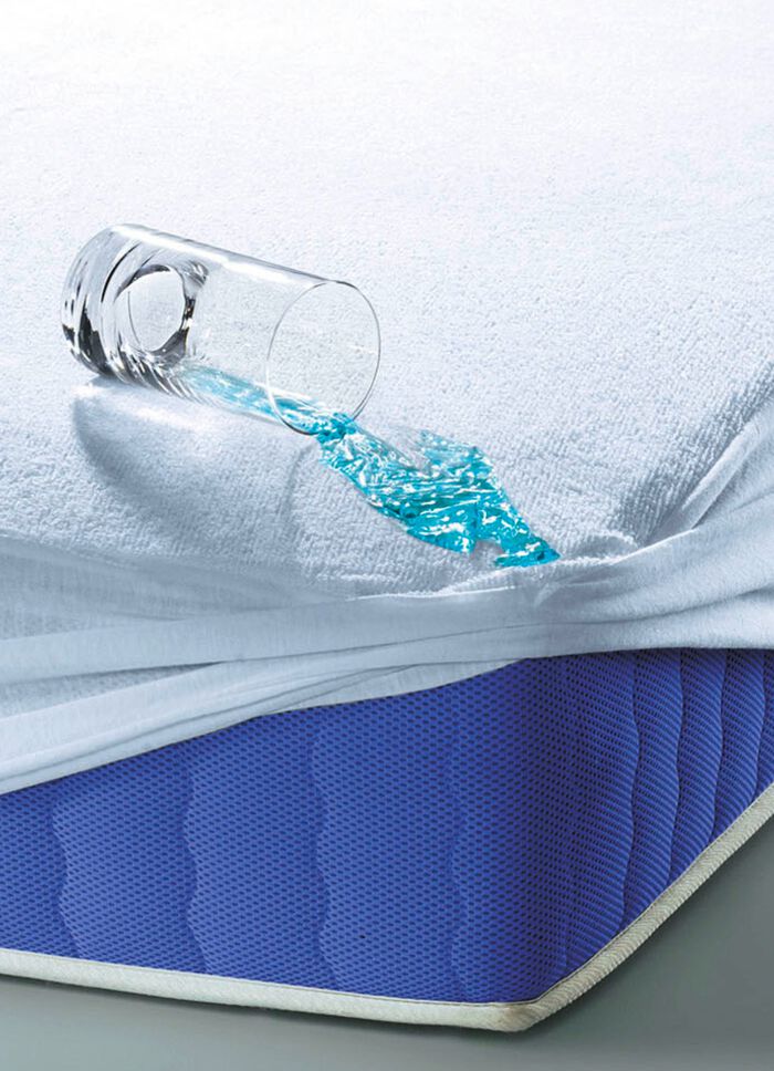 Hochatmungsaktive, antibakterielle Inkontinenz-Spannbetttücher BLEU