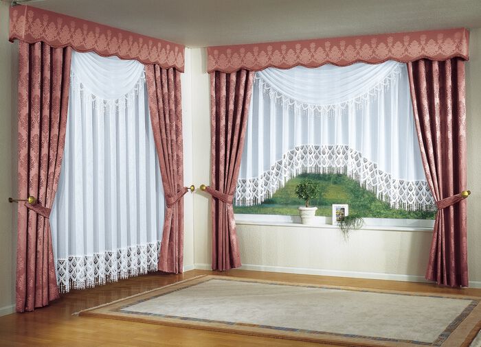 C-Bogen-Store mit Plauener Spitze 