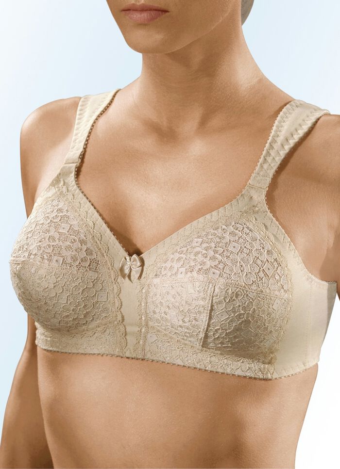 Format BH mit unterlegten Spitzencups 