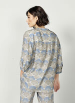 Longbluse mit harmonischem Druck 