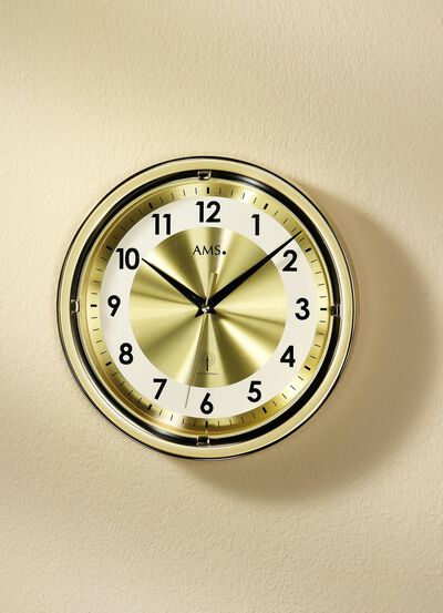 Wanduhr mit Funkuhrwerk 