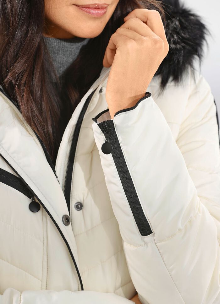 Kurzmantel mit Kunstpelz-Innenausstattung in der Kapuze 