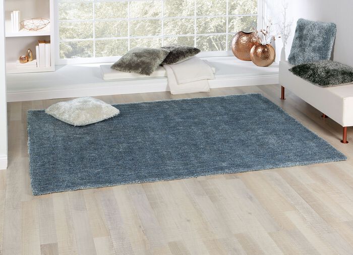 Hochflor-Teppiche und Kissen mit Baumwoll-R&uuml;ckseite 