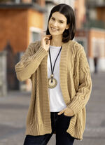 Strickjacke in Grobstrick 