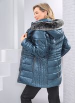 Jacke mit figurfreundlicher L&auml;ngssteppung seitlich PFAUENGR&Uuml;N