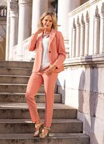 Hosenanzug aus elastischem Gabardine 